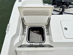 2016 Nauticstar 2110 Sport 46 47