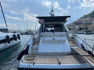 GALA 3 STERN - SUNSEEKER 52