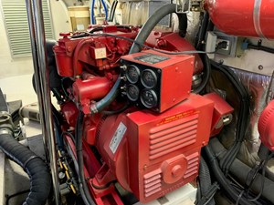 LUCHY 50 1995 SEA RAY 63 GENERATOR