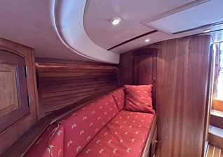 LIR 19 Starboard Settee