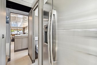 - 42 43_2021 85ft Ferretti Yachts 850