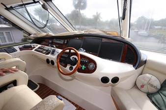 - 29 58-2004-Riviera-Enclosed-Flybridge-29