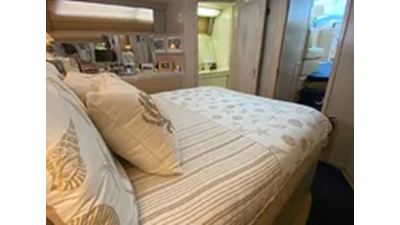 1991 Hatteras 40 Motor Yacht 88 