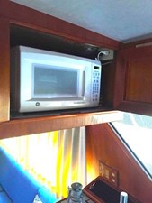 1989 Ocean Alexander 42 Sedan 12 13