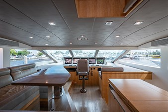 ANDREA VI 27 Pilothouse
