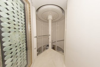 High Occupancy 173 164 OCEANFAST 1989 STAIRCASE 4