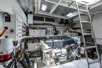 2017 Cruisers Yachts 60 Cantius 70 