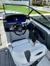 - 3 4_2022 26ft Chaparral 267 SSX