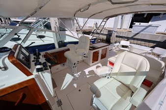 LUNA 15 LUNA, 2013 Hunt Yachts Harrier 36: Bridgedeck Looking Aft to Starboard