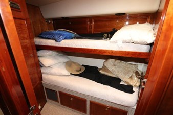 - 16 58-2004-Riviera-Enclosed-Flybridge-16