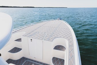 Fountain 38 Center Console 6 731A4085