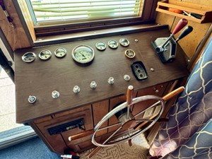 77 Sumerset 14 x 58 Aluminum Hull with Catwalks 21 