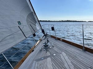 VERISSIMO 8 Bow Fwd, Under Sail