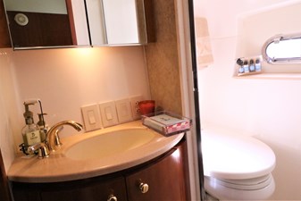 Princesa 14 Guest Head