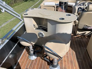 25' South Bay 2013 524 E 8 