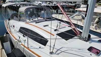 2010 Beneteau 40 5 