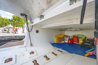 This Little Piggy  82 65_ocean_yacht_this_little_piggy_garage_1