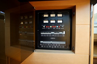 My Way 31 72 PERSHING 2009 ELECTRICAL PANEL