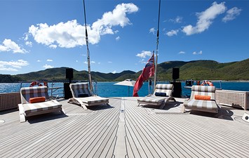 TIARA II 6 Tiara Aft Deck Loungers -image credit Alexis Andrews