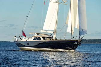 CABOCHON 2 2. Under sail