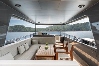 27 M DELUXE MOTOR YACHT 10 