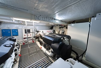 BACCHUS 28 Engine Room