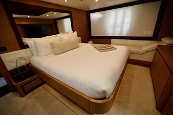 My Way 40 72 PERSHING 2009 MASTER CABIN