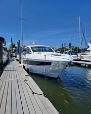 Cruisers Yachts 39 Express Coupe 4 4