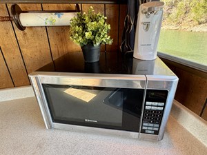 77 Sumerset 14 x 58 Aluminum Hull with Catwalks 33 