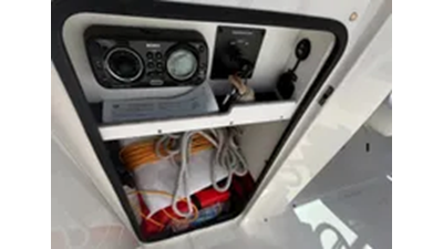 2013 Sea Ray 240 Sundeck 16 