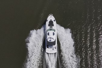 NASA 54 2007 Sea Ray 48 Sundancer underway