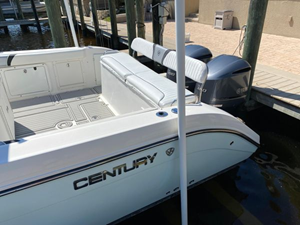 2015 Century 3200 Center Console 52 53