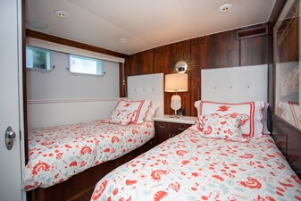 SOVEREIGN 36 Starboard Guest Stateroom