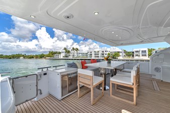 Ferretti Yachts Custom Line 94 12 
