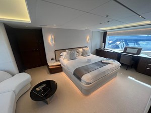 LEILANI 44 Princess Y95  Main Deck Owner Cabin