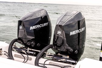 28' Caymas 281HB Center Console 65 