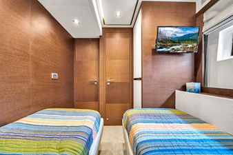 2015 Prestige 750 76 