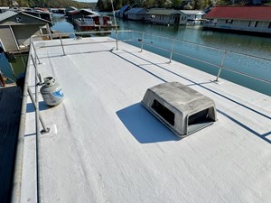 77 Sumerset 14 x 58 Aluminum Hull with Catwalks 82 