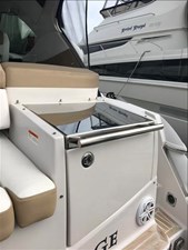 London's Bridge 14 43-2013-Four-Winns-V435-11