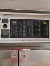 Her Salt Bouys 6 electric panel