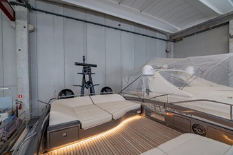 SILVER BULLET 11 01) Pershing 8X_16_SILVER BULLET_Exterior_10