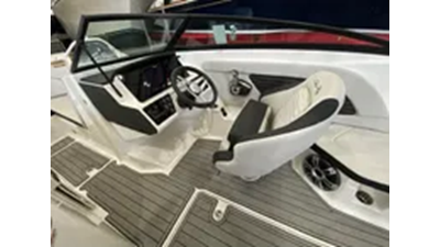 2024 Sea Ray SPX 230 Outboard 12 