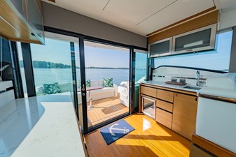 BACCHUS 1 Galley to Port