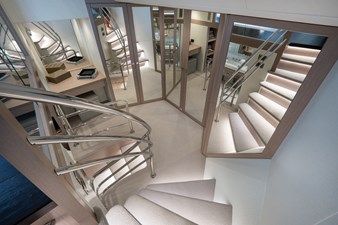 EOS 29 MASTER CABIN ENSUITE 
