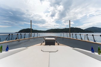 27 M DELUXE MOTOR YACHT 8 
