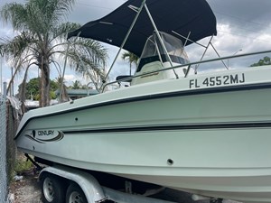 2004 Century 2300 Center Console 5 