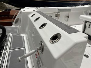 2024 Blackfin 302CC 11 