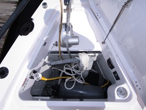 T/T GRACE 5 Anchor locker