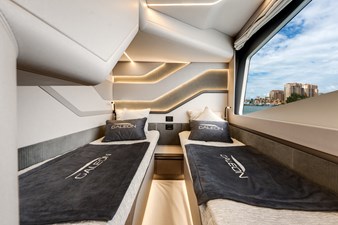 Yacht 57 Starboard Guest Stateroom