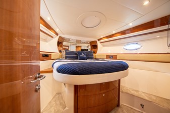 - 31 32_2004 50ft Pershing Express